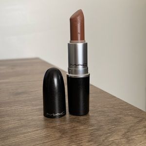 Mac “Easy babe” lipstick